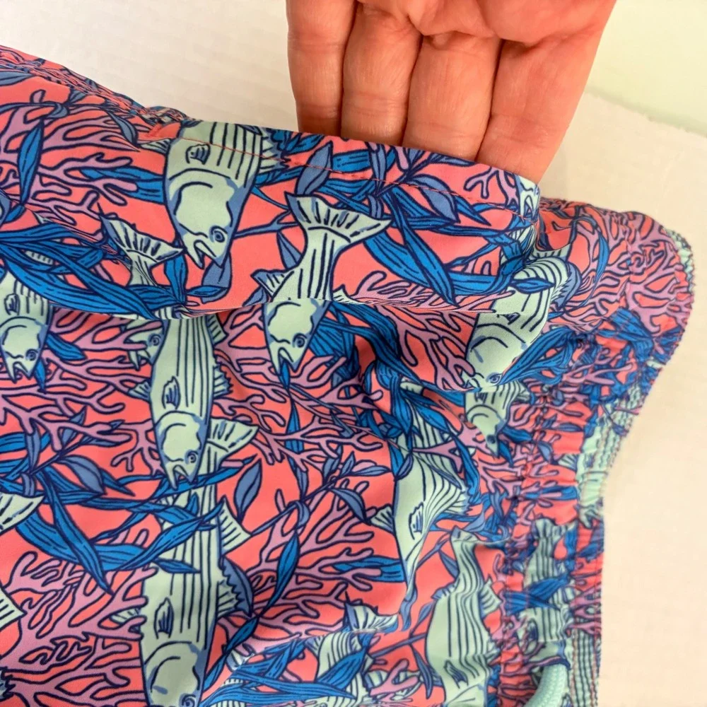 Vineyard Vines Swim Trunks Mens XL Pink Blue Striped Bass Fish Chappy Shorts